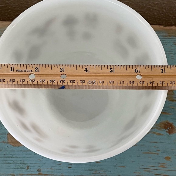 Pyrex 402 Early American Bowl - Picture 2 of 7